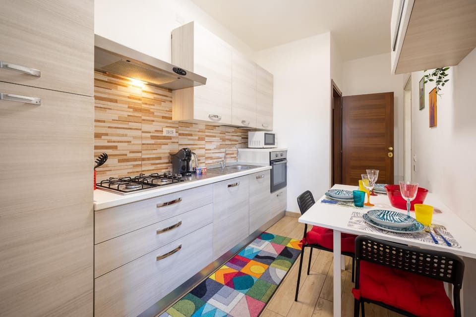 Coffee/tea facilities, Kitchen or kitchenette, Living room, Photo of the whole room, Dining area, Meals, Breakfast, Lunch, Dinner, dishwasher, heating, internet, microwave, oven, stove, kitchen, air conditioner