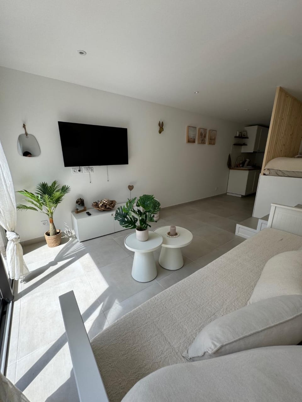 TV and multimedia, Living room, Seating area