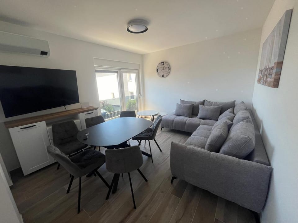 TV and multimedia, Living room, Sea view, air conditioner