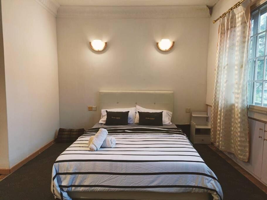 Hill Top 2StoreyHouse BktAntarabangsa,Free Unlimited Parking House in Hulu Langat