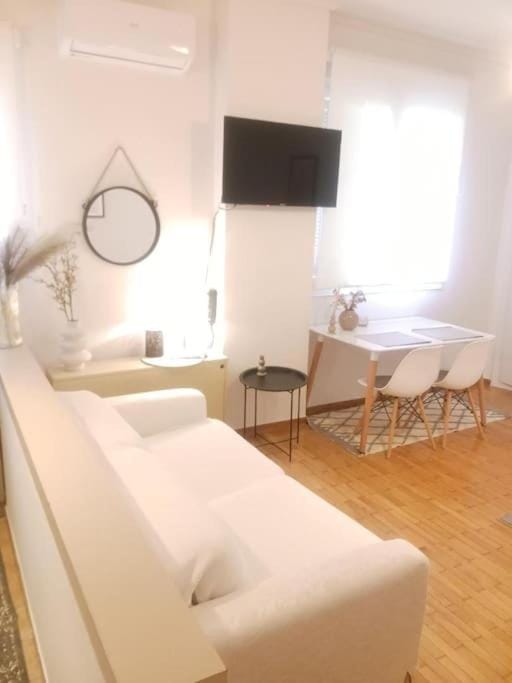 Beautiful Downtown Studio! Apartment in Ioannina