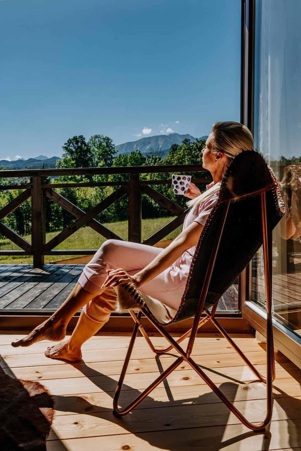 Patio, Mountain view