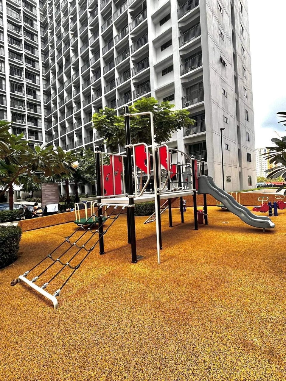 Shore 2 Residences high speed Internet walking distance to MOA and IKEA Apartment in Pasay