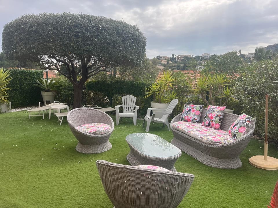 Appartement La Napoule 2 chambres terrasse, jardin classé 3 étoiles Apartment in Mandelieu-La Napoule