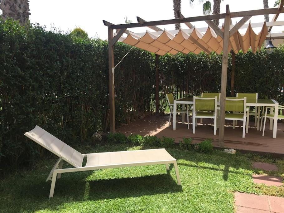 Garden, sunbed
