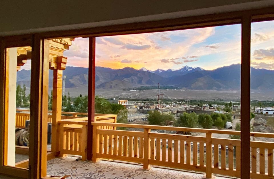 Balcony/Terrace, Balcony/Terrace, Mountain view