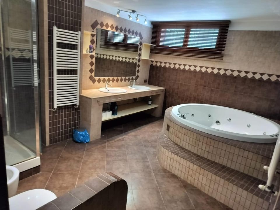 Bathroom, Bath