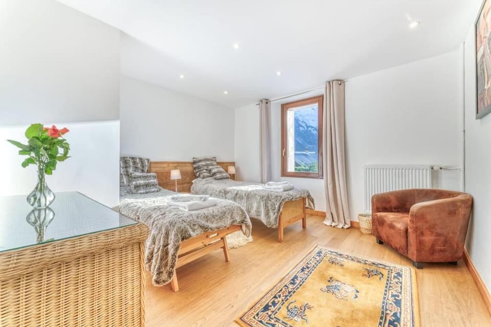 Chalet L'Argoat - Warm and cosy 6 bedroom chalet Chalet in Chamonix