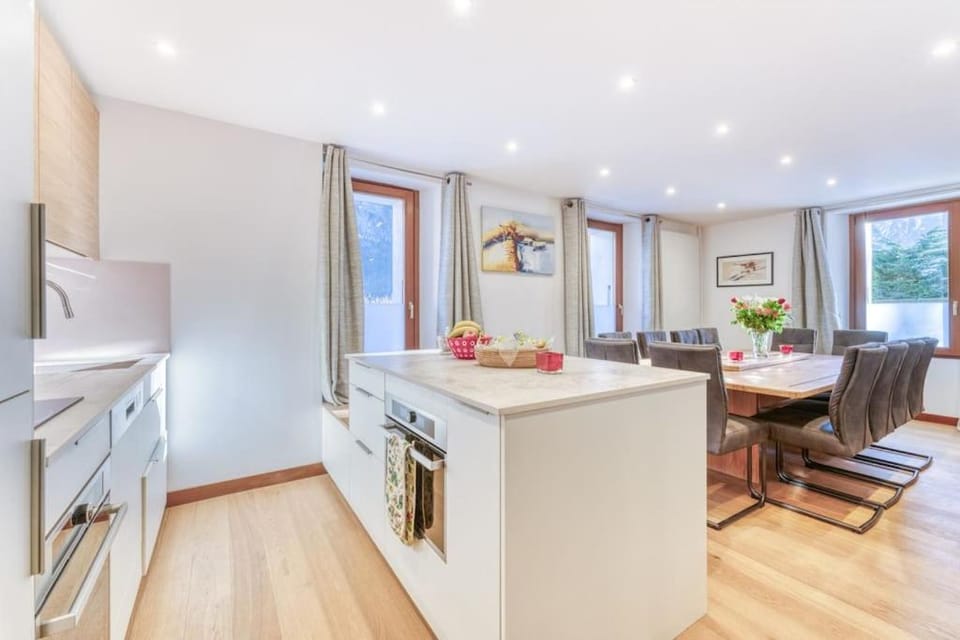 Chalet L'Argoat - Warm and cosy 6 bedroom chalet Chalet in Chamonix