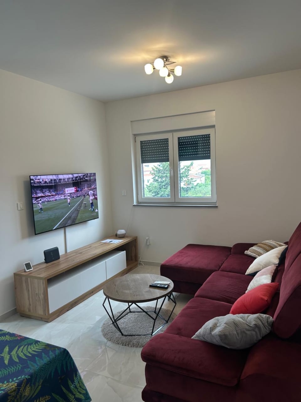 TV and multimedia, Living room, Seating area, Evening entertainment