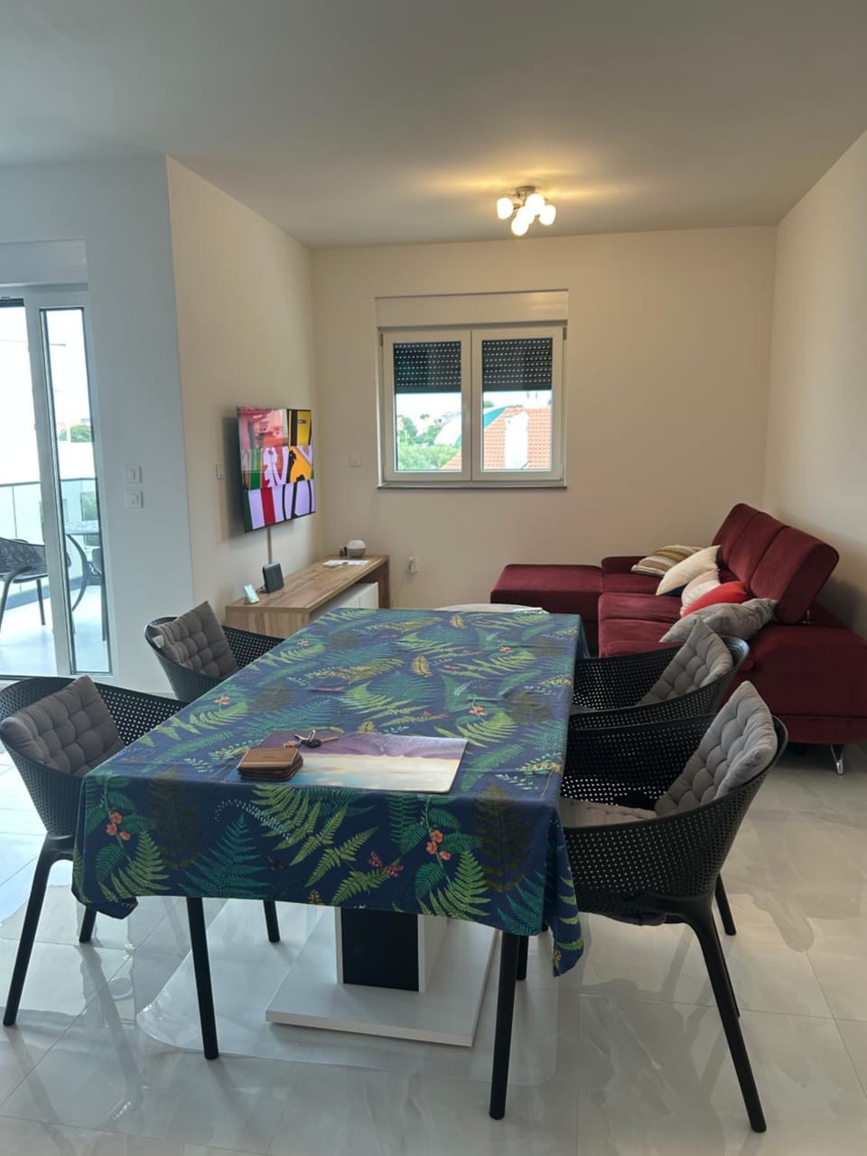 TV and multimedia, Living room, Seating area, Dining area, Evening entertainment