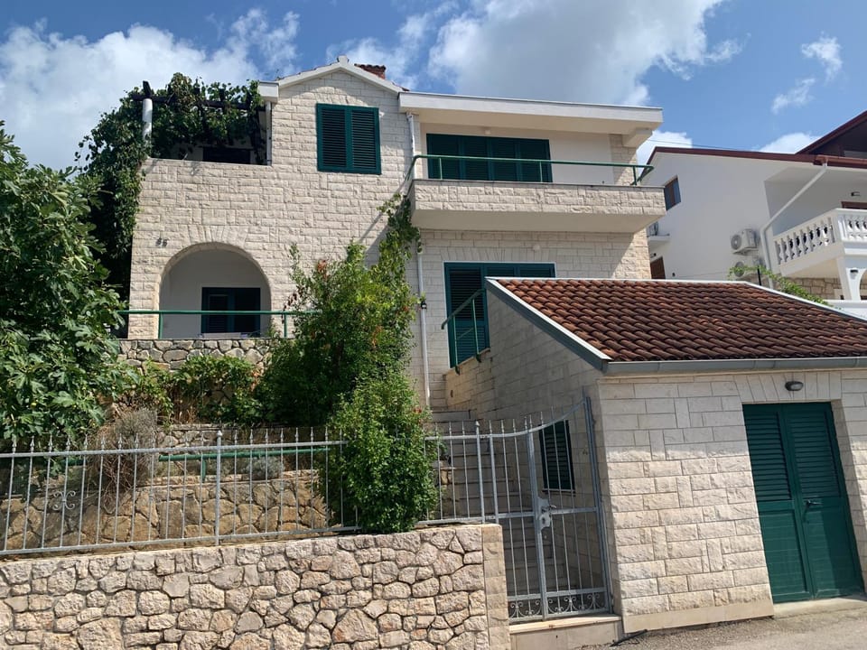 Villa Mirta 2 Apartment in Tisno