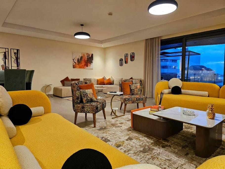 Living room, Seating area