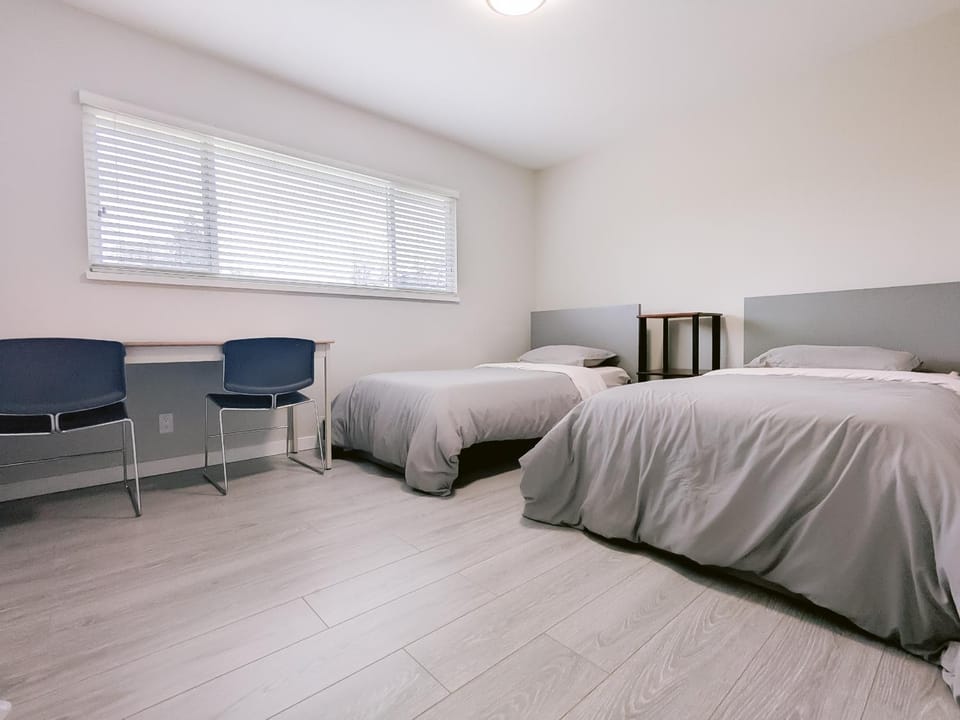 Burnaby Metrotown 3 bedroom upstairs House in Burnaby