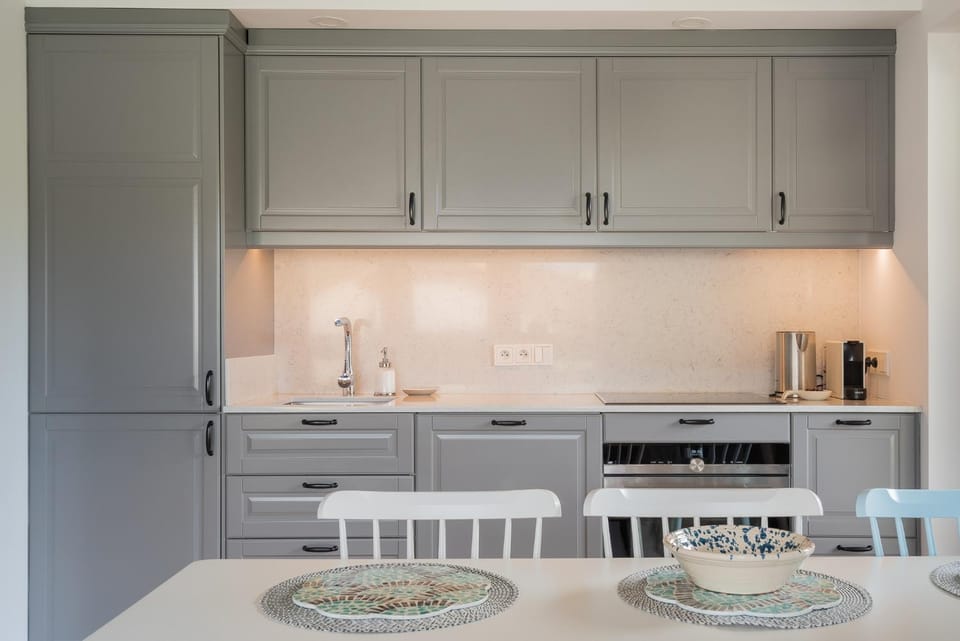 Kitchen or kitchenette, kitchen