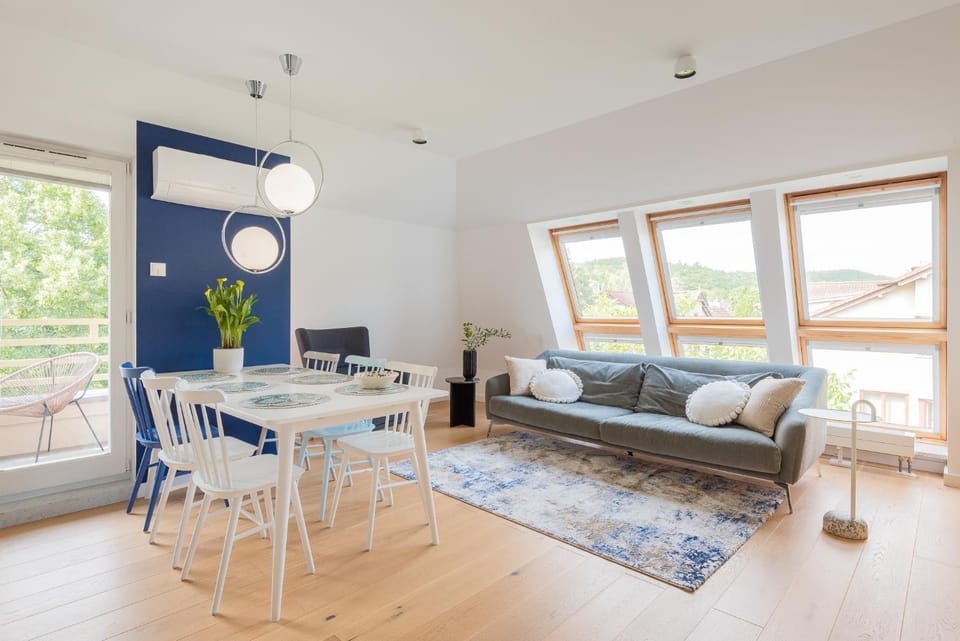 Living room, air conditioner