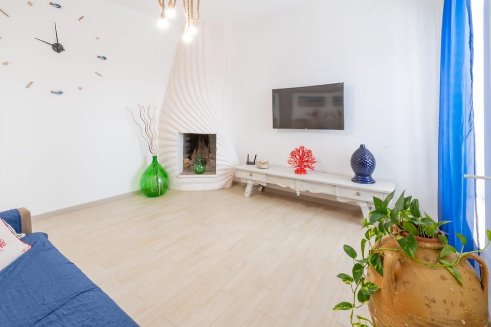 TV and multimedia, Living room, Evening entertainment