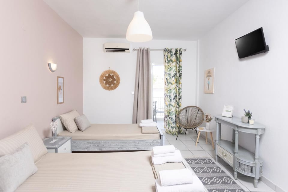 TV and multimedia, Photo of the whole room