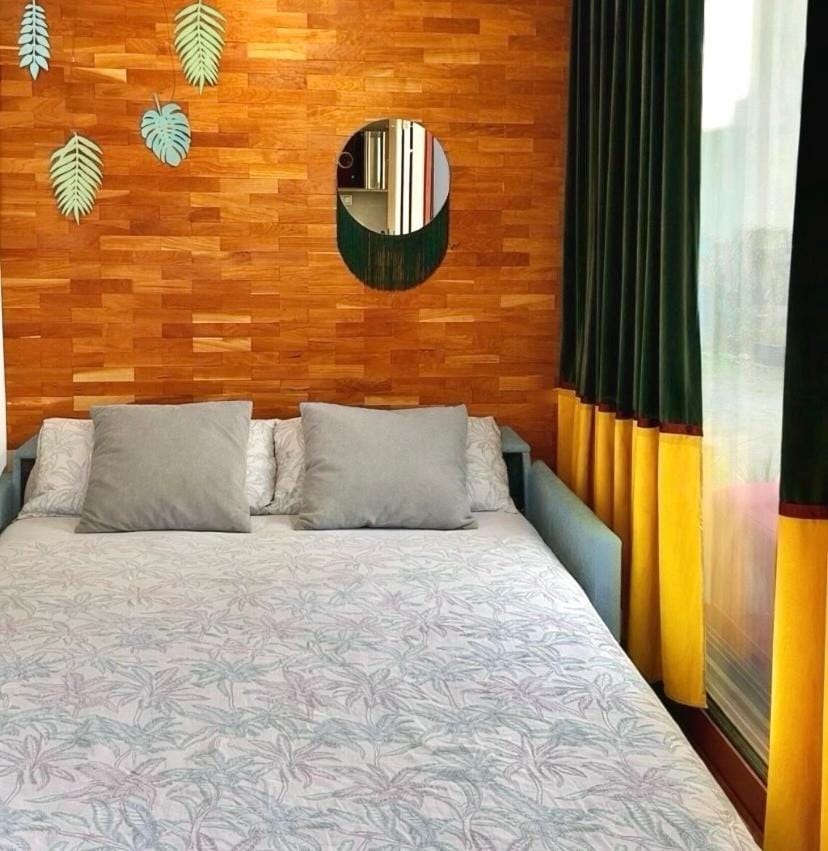 Designer Tiny House with Wraparound Sun Terrace & Garden Lounge Apartment in Berlin