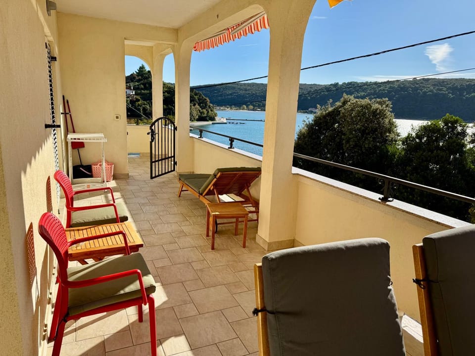 Day, Natural landscape, View (from property/room), Balcony/Terrace, Balcony/Terrace, Seating area, Dining area, Sea view