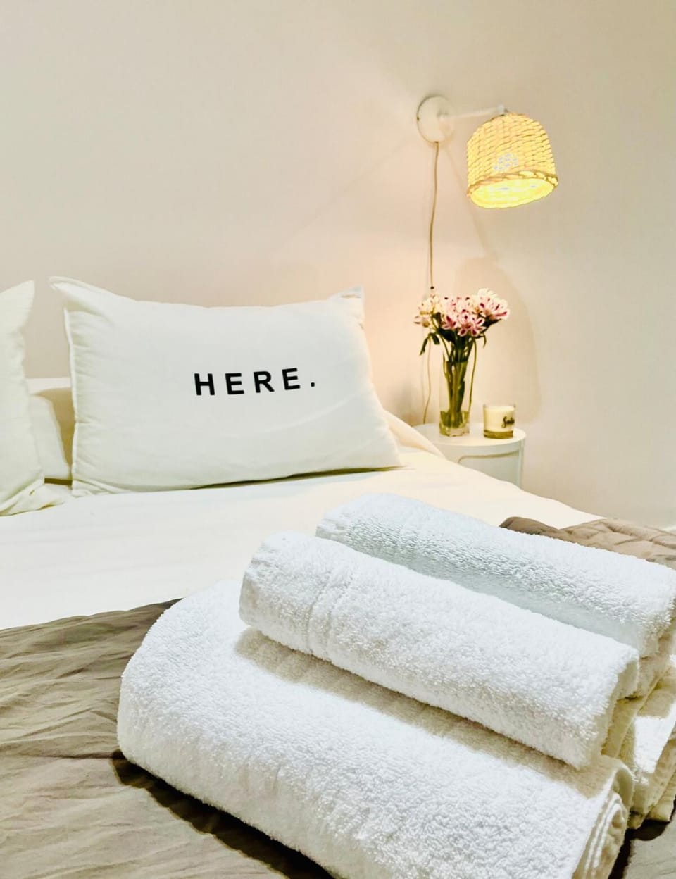 Bed, Photo of the whole room, Bedroom, towels