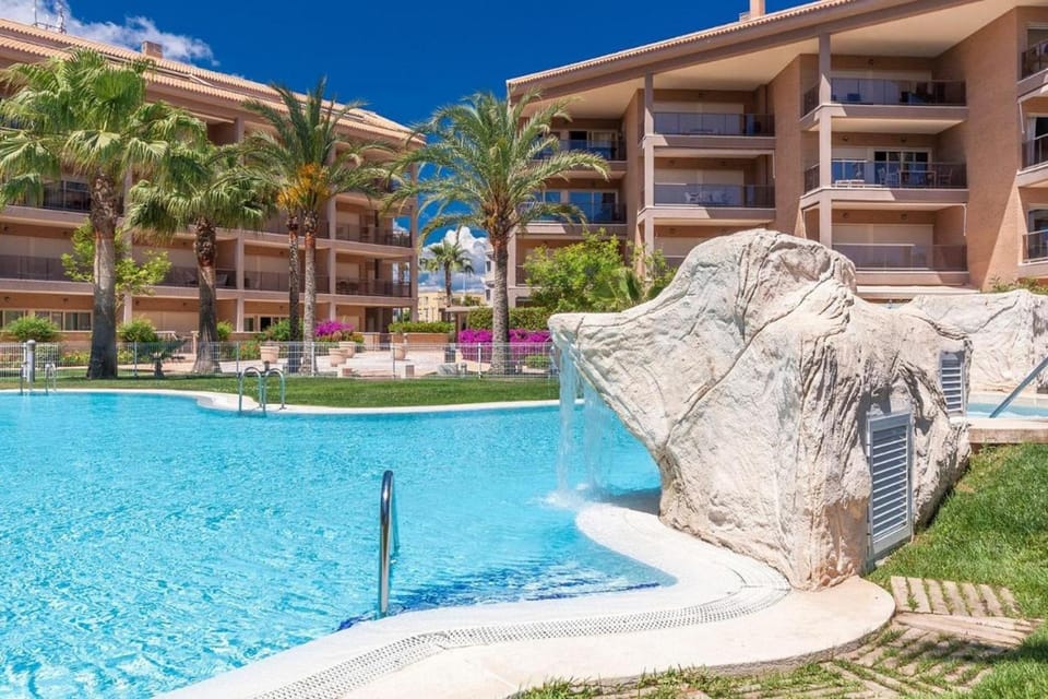 Property building, Swimming pool