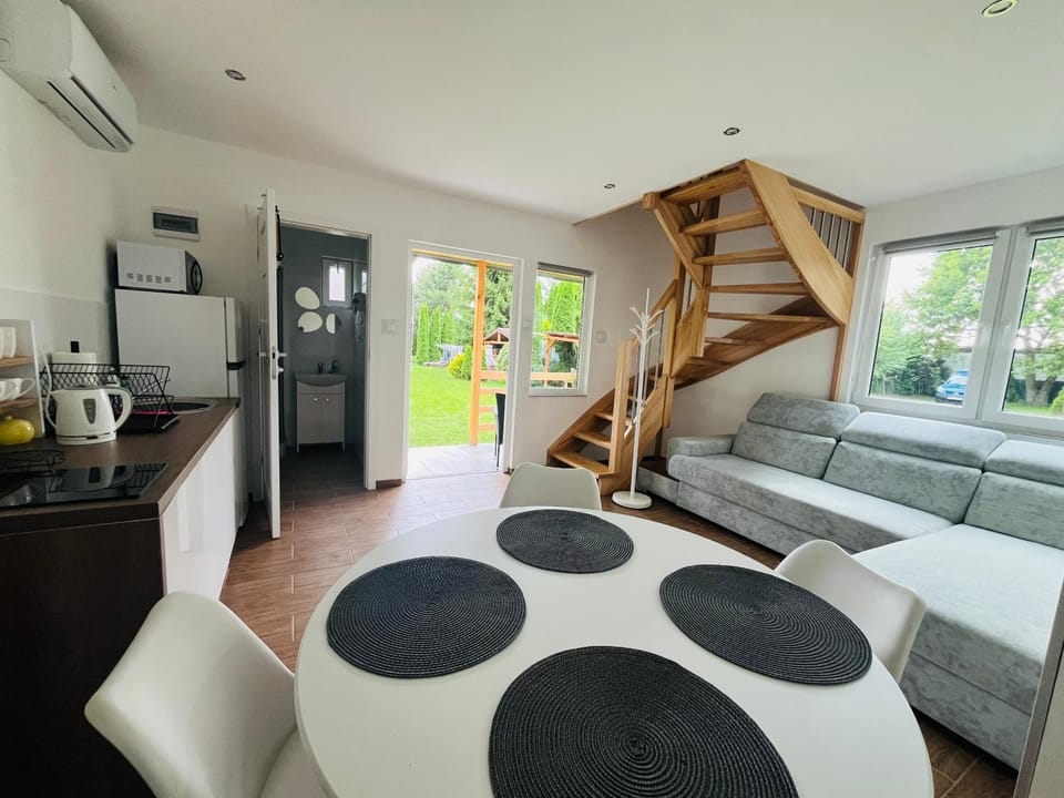 Communal lounge/ TV room, Kitchen or kitchenette, Living room, Dining area