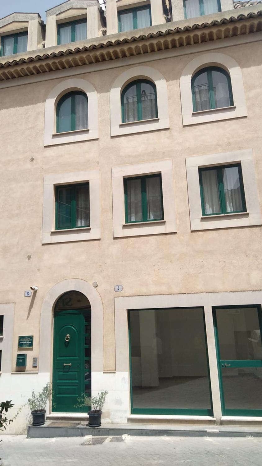 Property building, Facade/entrance