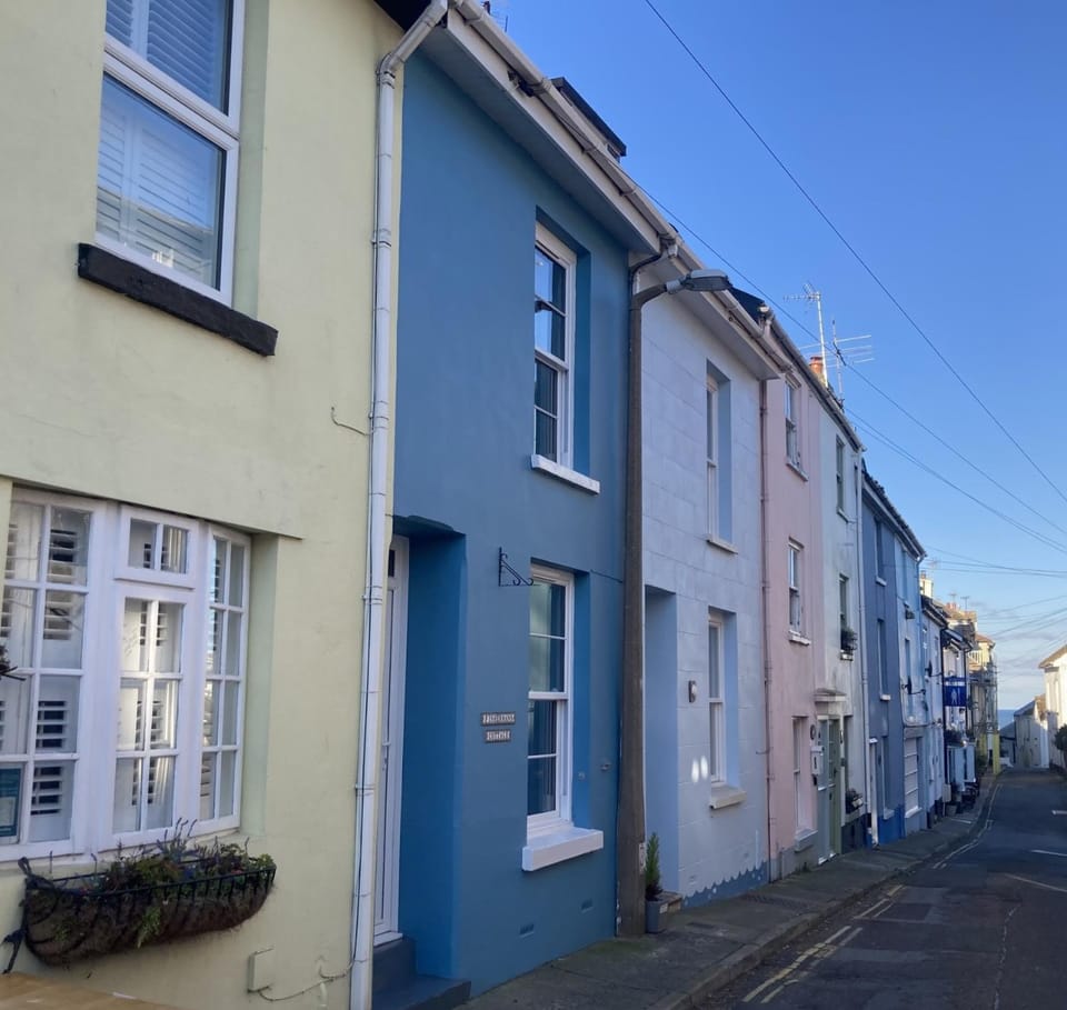 Property building, Street view, Street view, Quiet street view