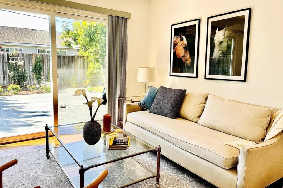 Sunlit Modern Retreat 4 Bedroom 3 Bathroom Open Floor Home Near SJC airport House in Willow Glen
