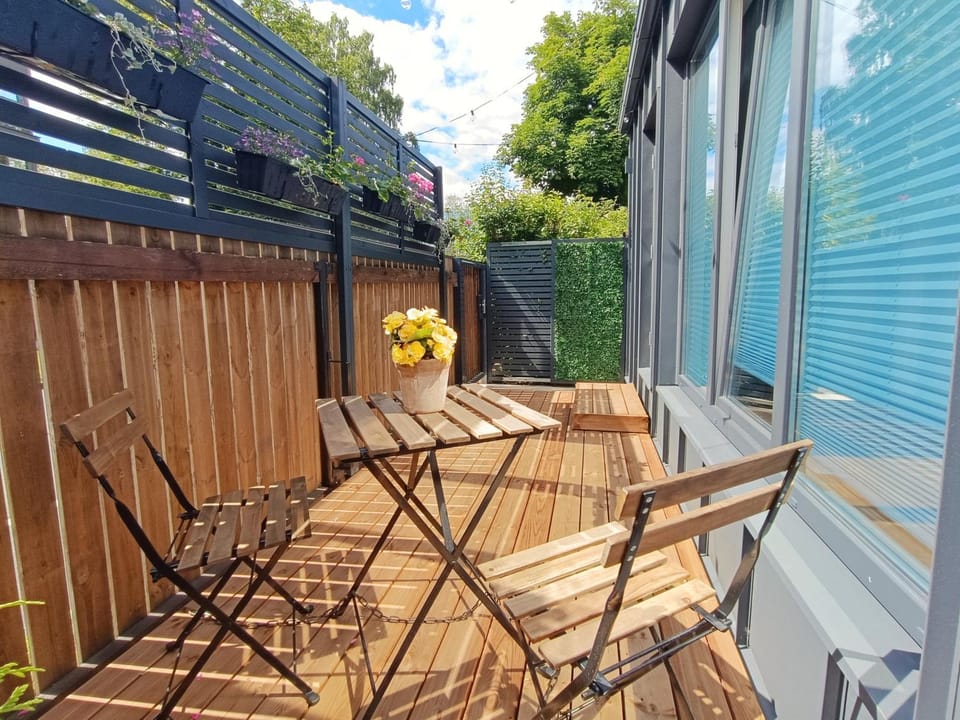Patio, Day, View (from property/room), Balcony/Terrace