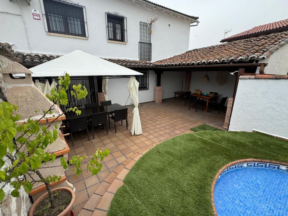 Patio, Swimming pool