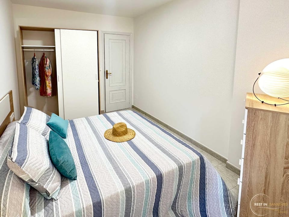 Bed, Bedroom, wardrobe
