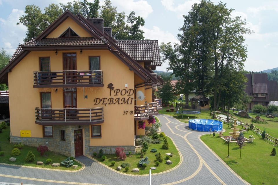 Communal lounge/ TV room, BBQ facilities, Billiard, Children play ground, Darts, Game Room, Garden, Balcony/Terrace, Kids's club, Evening entertainment, Communal kitchen, City view, Garden view, Mountain view, Entertainment