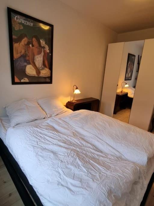 Pæn central lejlighed med gratis parkering Apartment in Central Denmark Region