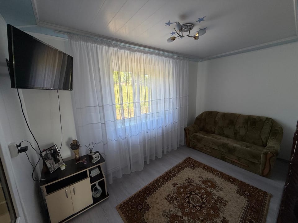 Bed, TV and multimedia, Bedroom, internet, air conditioner