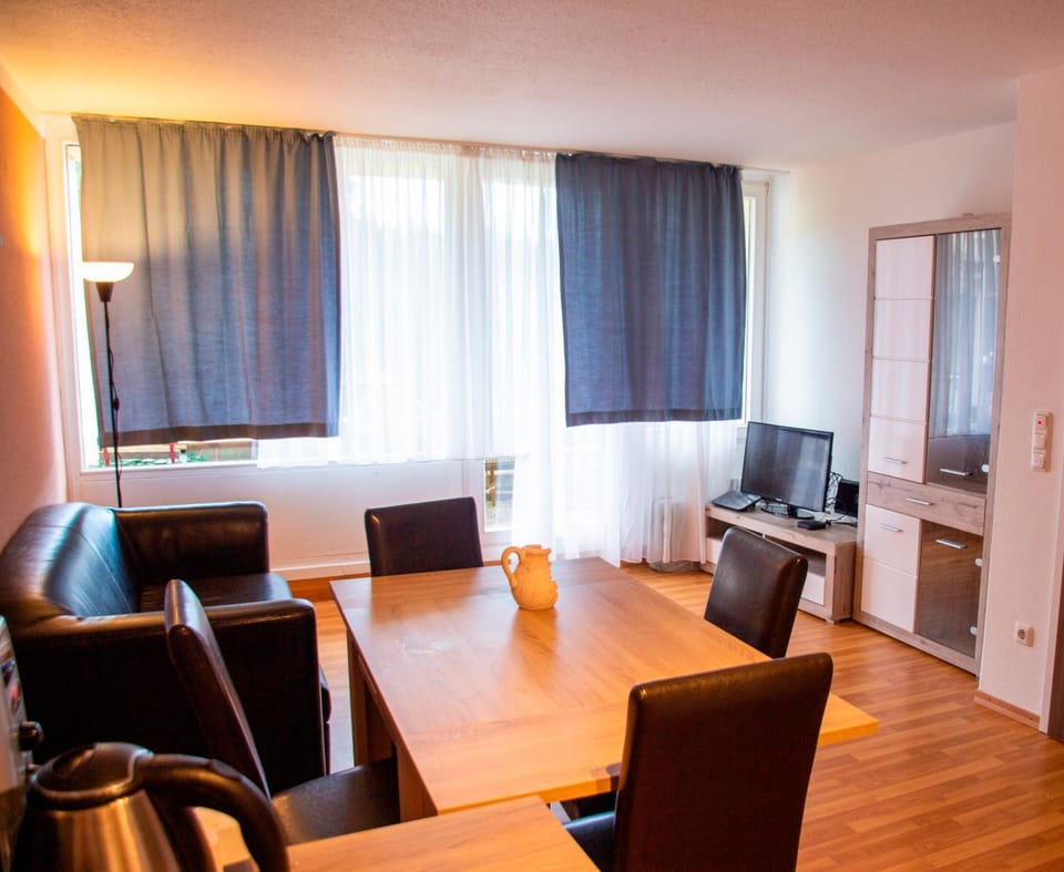 Communal lounge/ TV room, TV and multimedia, Living room