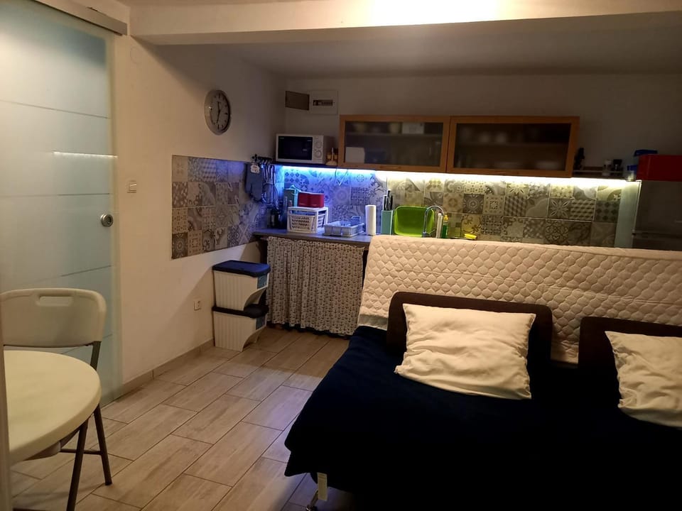 Kitchen or kitchenette, Living room, Dining area