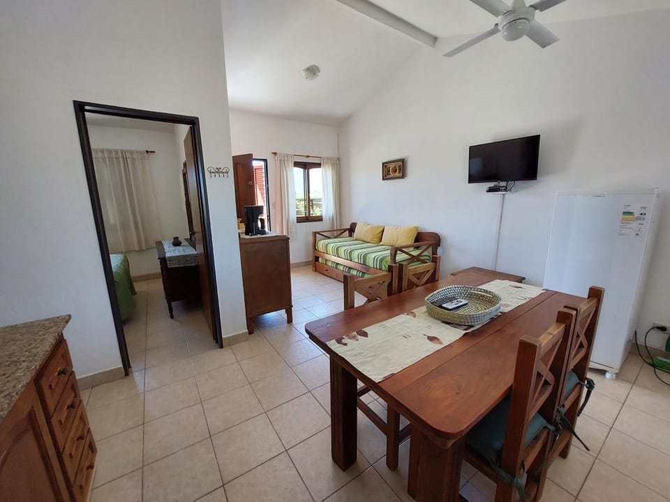 TV and multimedia, Seating area, Dining area