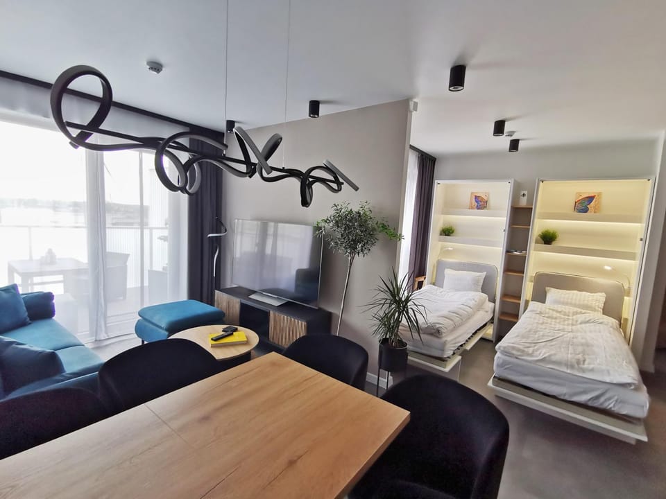 Bed, Living room
