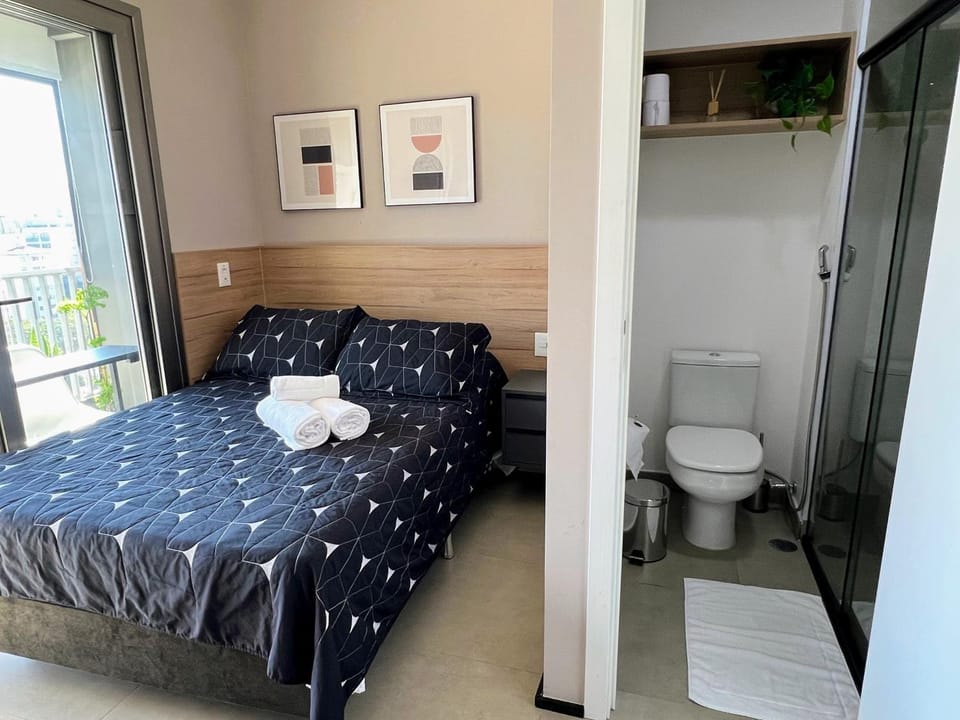 Toilet, Bed, Bathroom, Photo of the whole room, Bedroom, towels