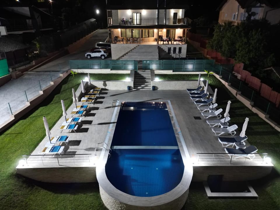 Property building, Swimming pool