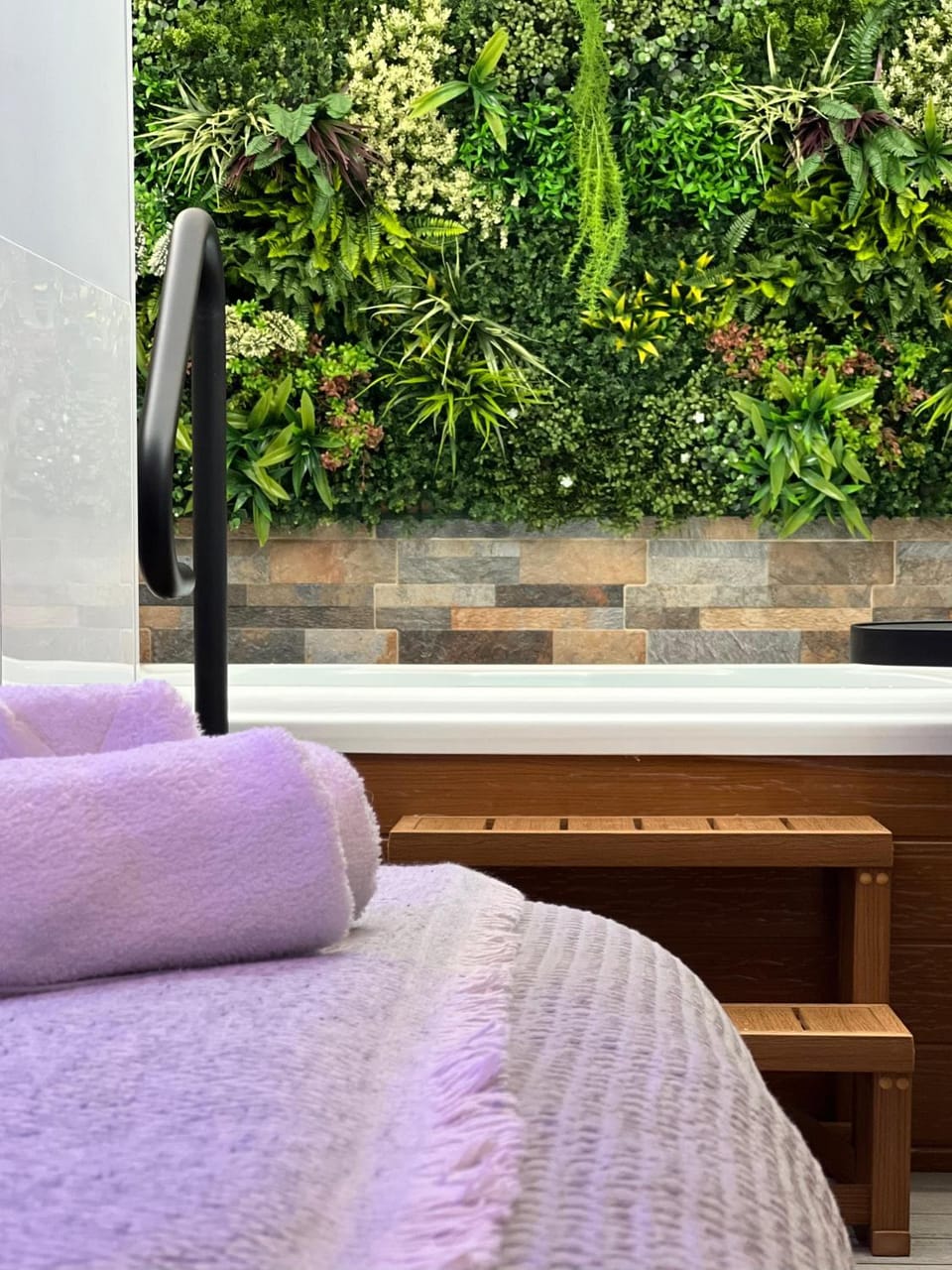 Hot Tub, Bedroom