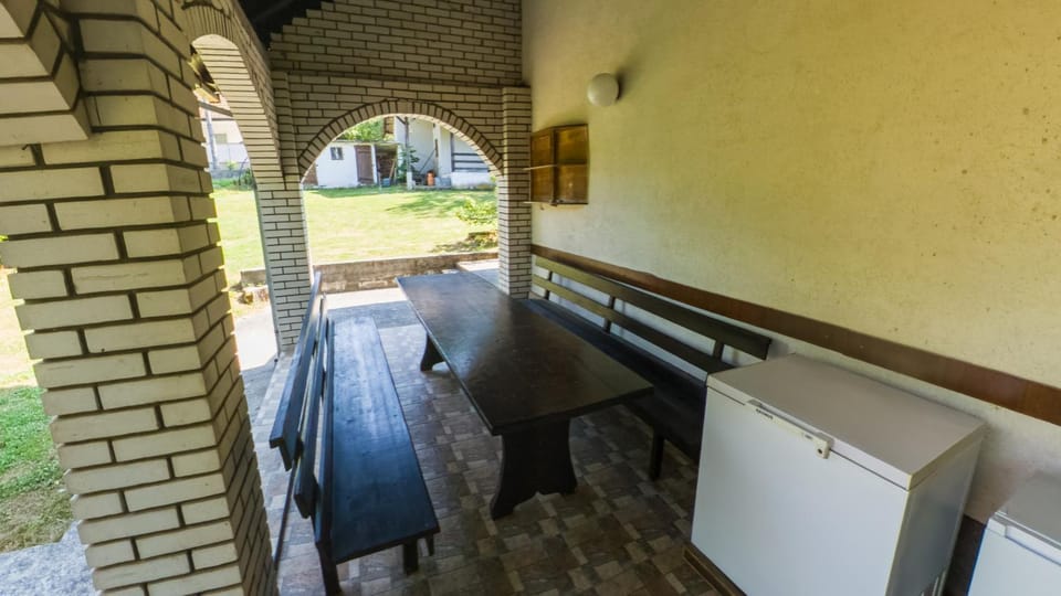 Property building, Seating area