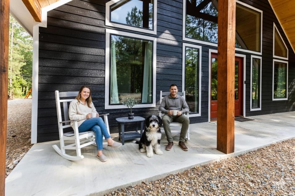 Crimson Creek Secluded CabinHot TubPet-Friendly Cabin in Broken Bow