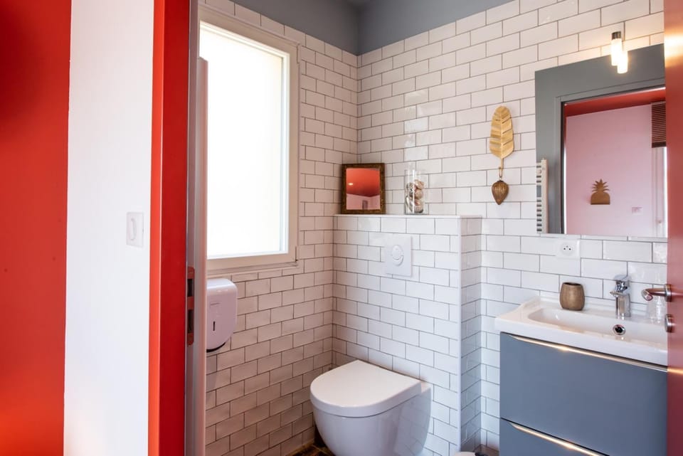 Shower, Toilet, Bathroom