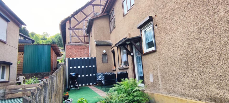 BBQ facilities, Balcony/Terrace, Seating area, Street view