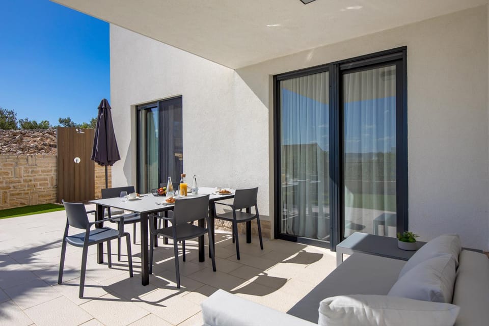 Patio, Balcony/Terrace, Balcony/Terrace, Dining area