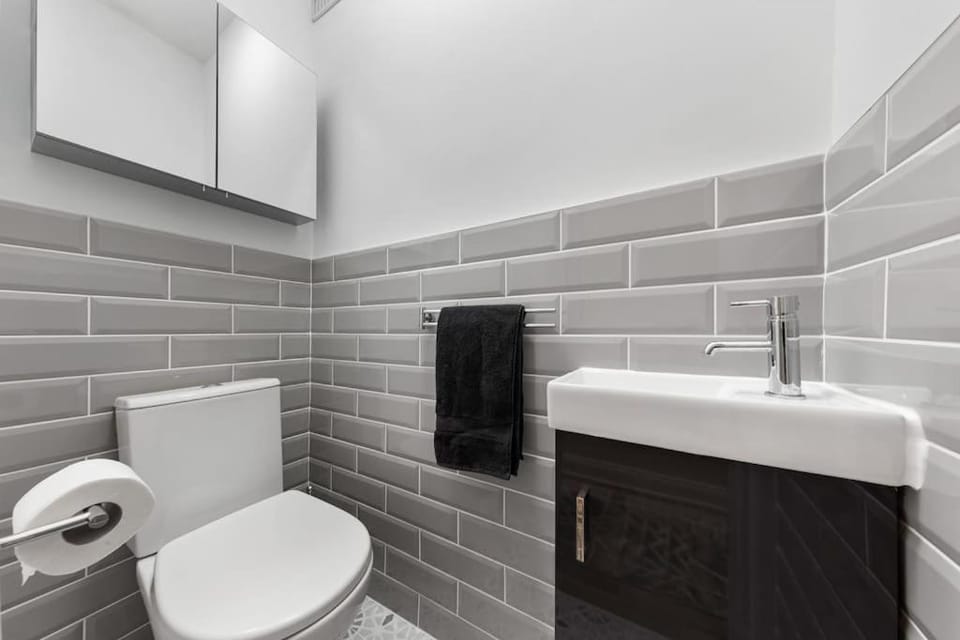 Brand New 3 Bedroom flat in Central London Apartment in London Borough of Camden