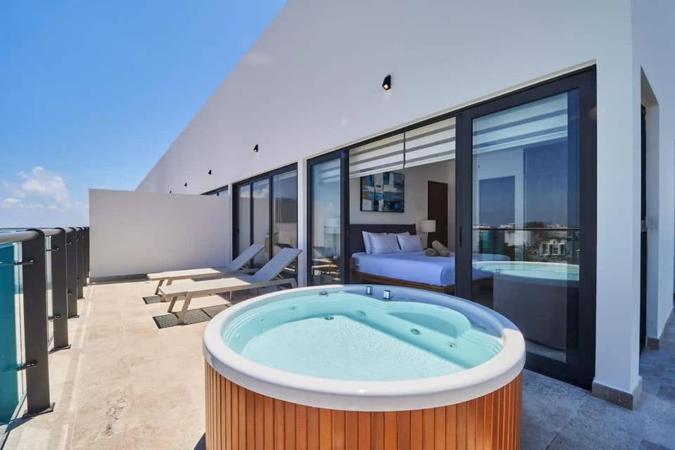 Patio, Hot Tub, View (from property/room), Balcony/Terrace, Balcony/Terrace, City view, sunbed
